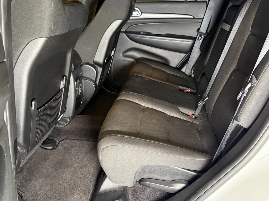 Used 2018 Jeep Grand Cherokee Laredo image 20