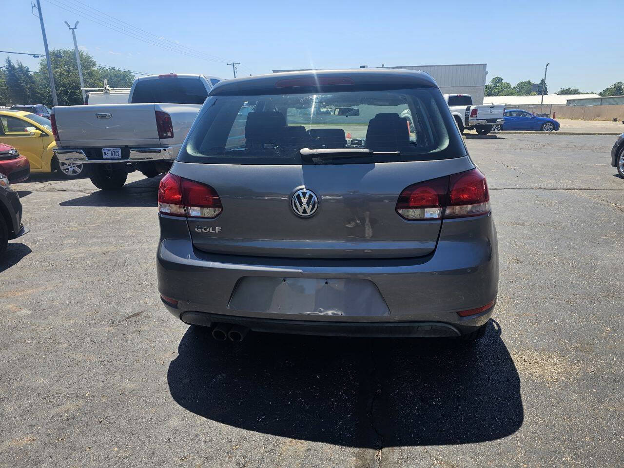 Used 2012 Volkswagen Golf 4-Door FWD image 7