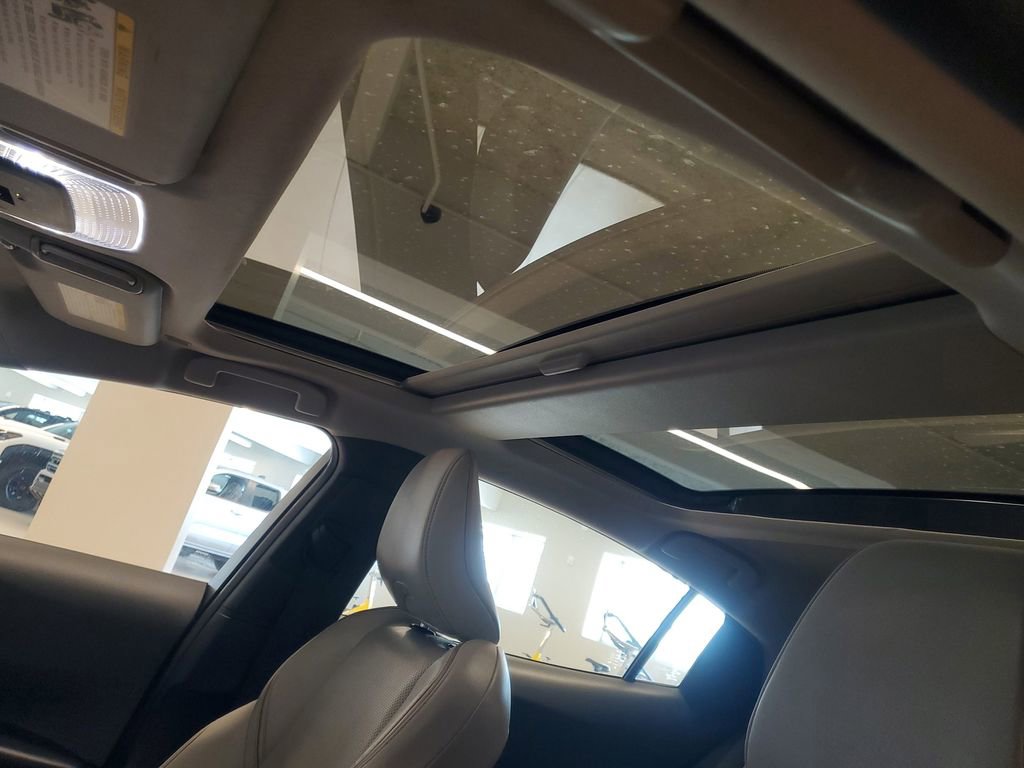 Used 2023 Toyota Prius Limited image 18