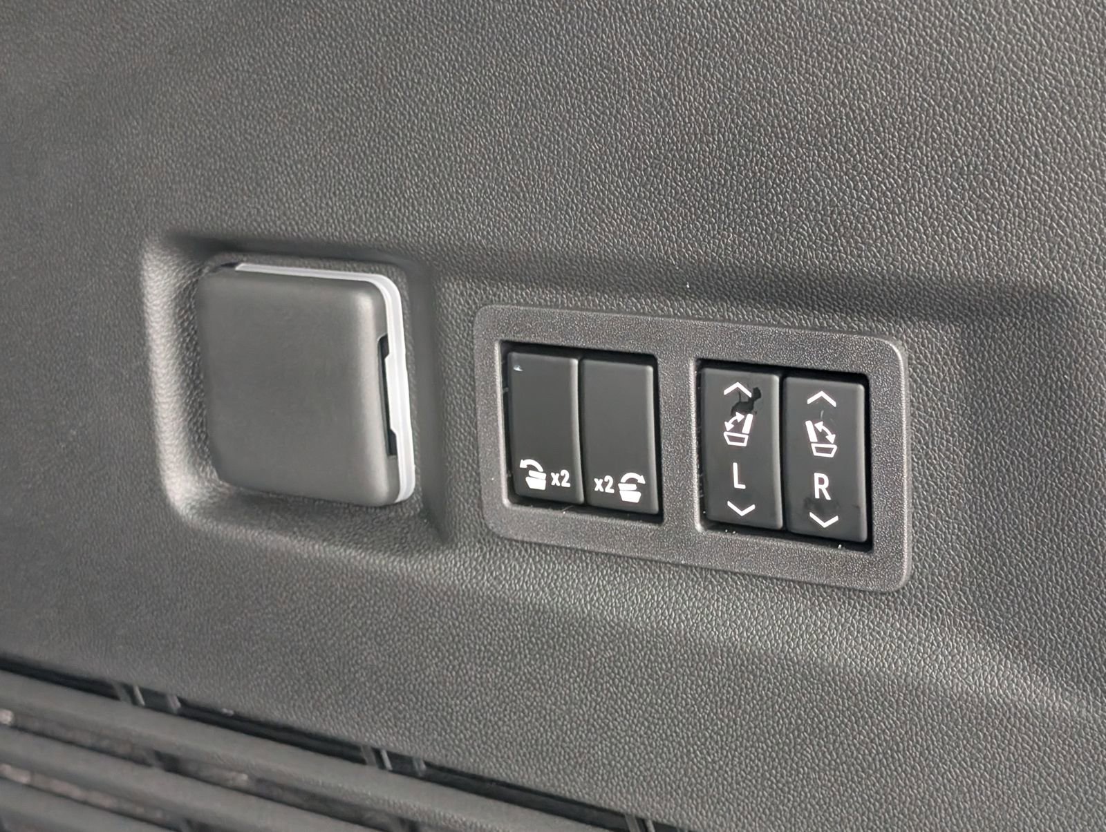 New 2026 Chevrolet Tahoe RST w/ RST Capability Package AWD/4WD image 19