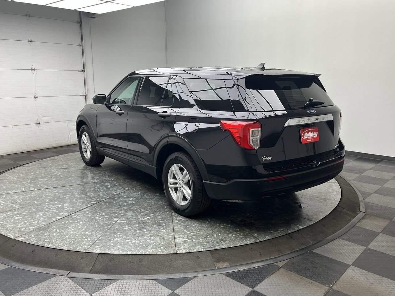 Used 2022 Ford Explorer 4WD image 2