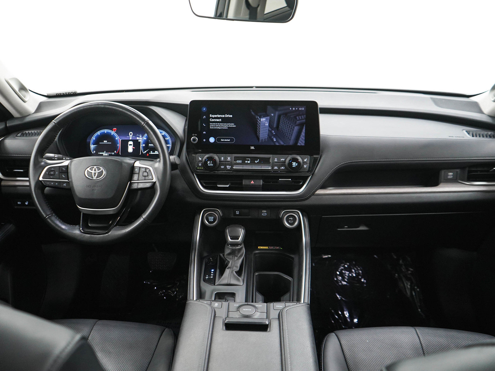 Used 2024 Toyota Grand Highlander AWD image 13