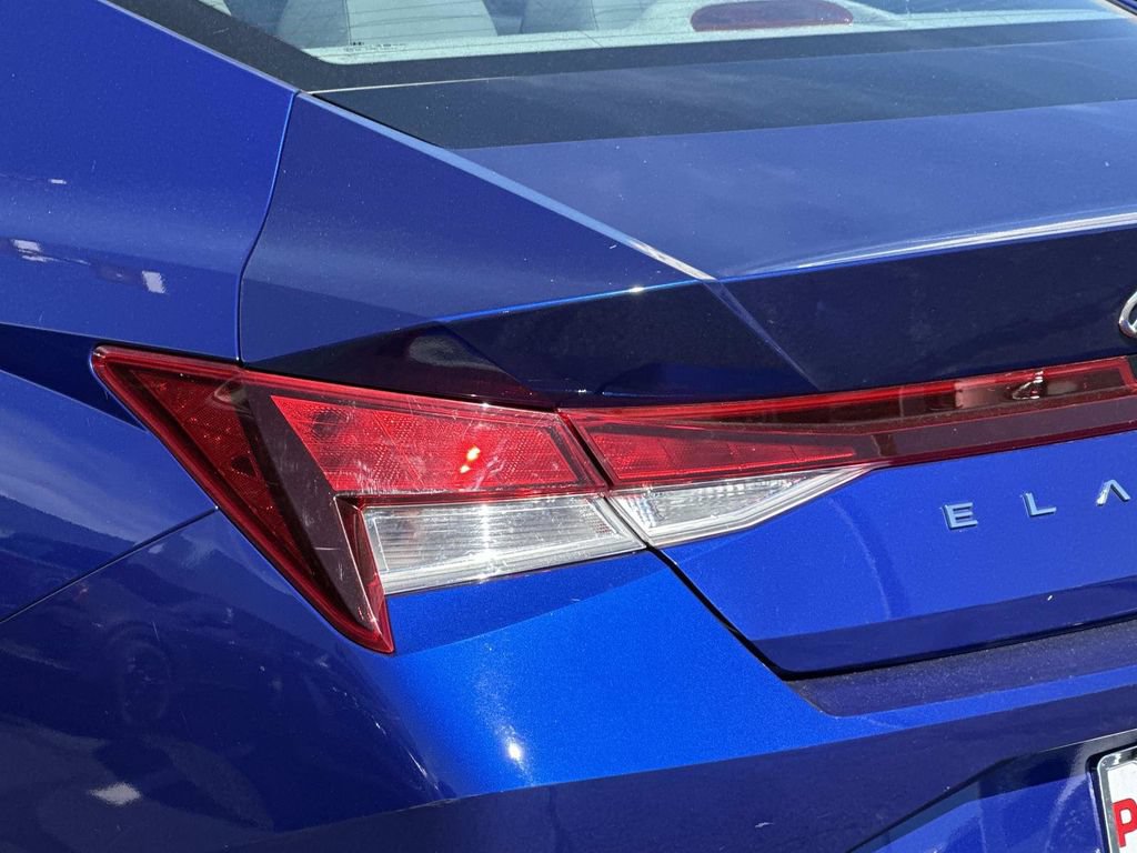 Used 2023 Hyundai Elantra SEL w/ Convenience Package FWD image 9