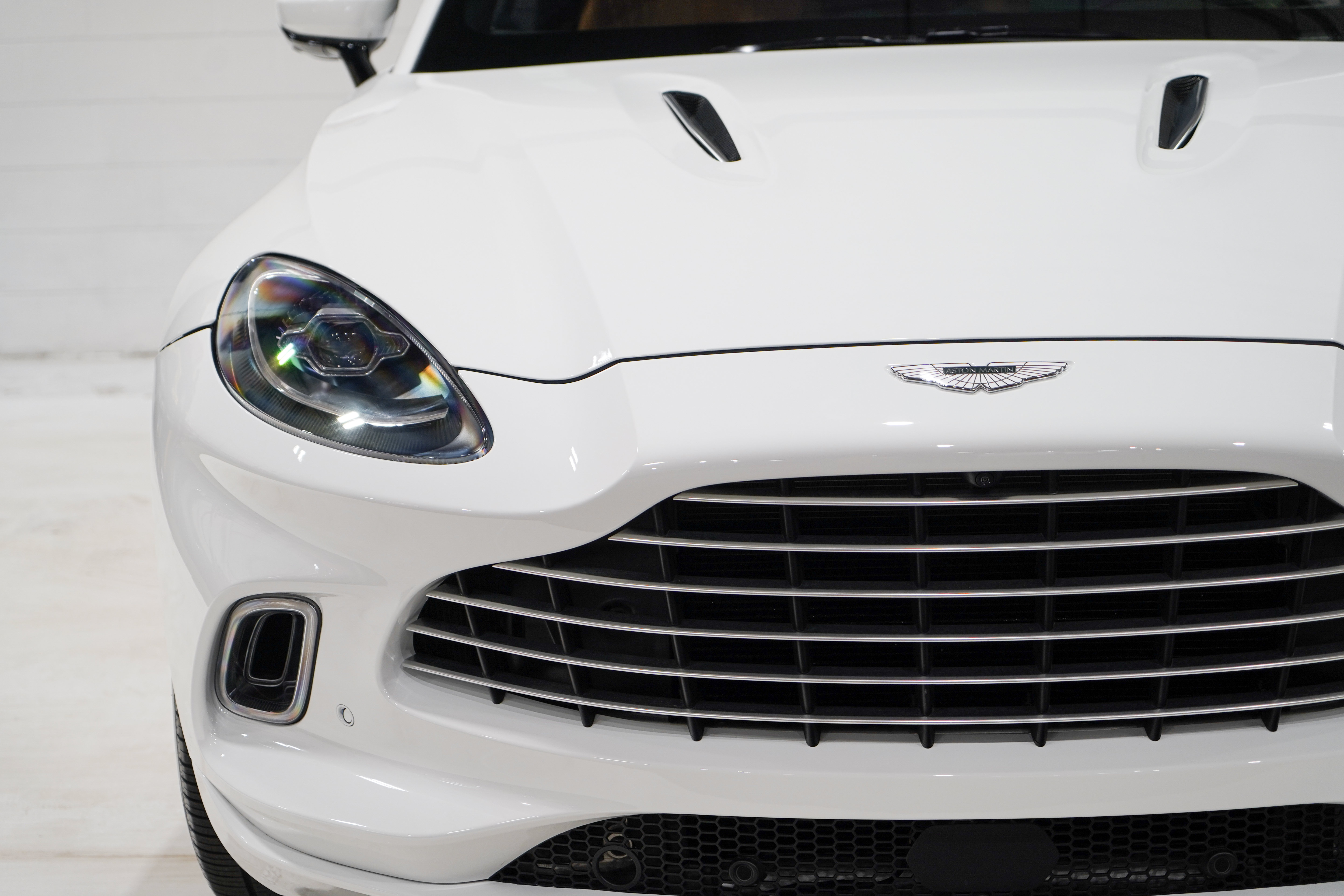 Used 2022 Aston Martin DBX AWD/4WD image 29