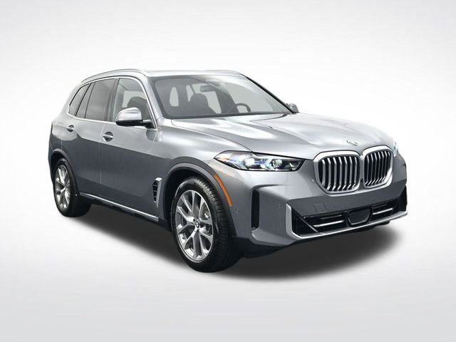 New 2026 BMW X5 xDrive50e image 2