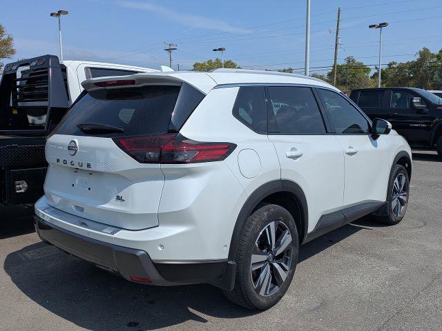 Used 2024 Nissan Rogue SL w/ SL Premium Package image 8
