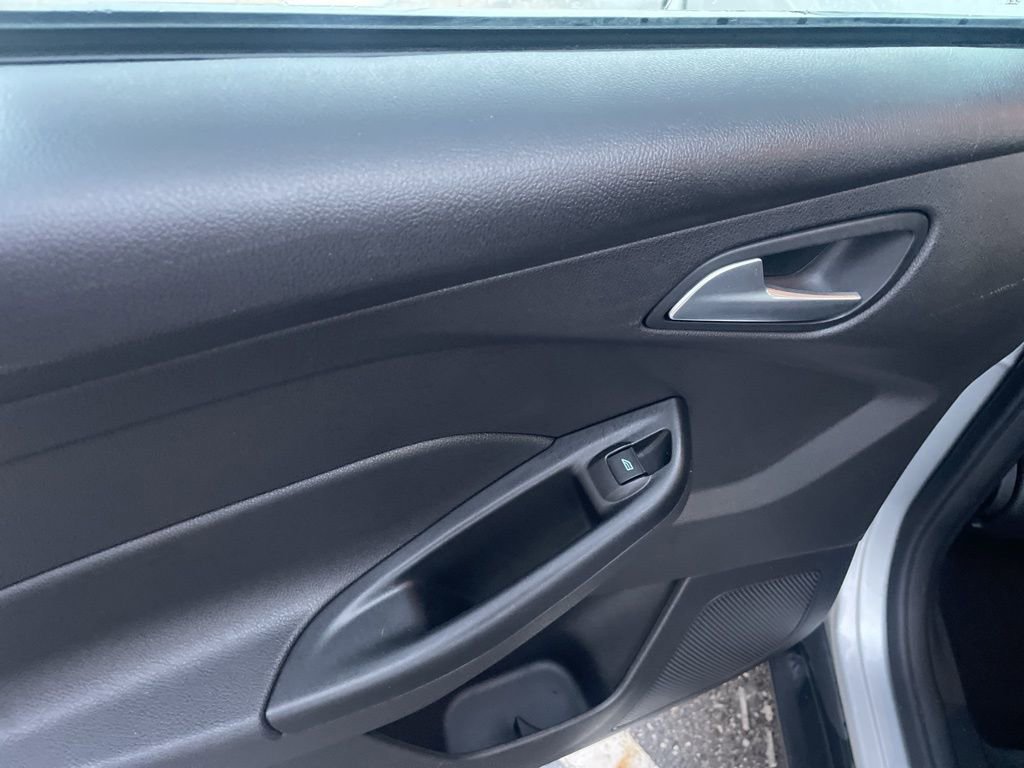 Used 2018 Ford Focus SE image 15