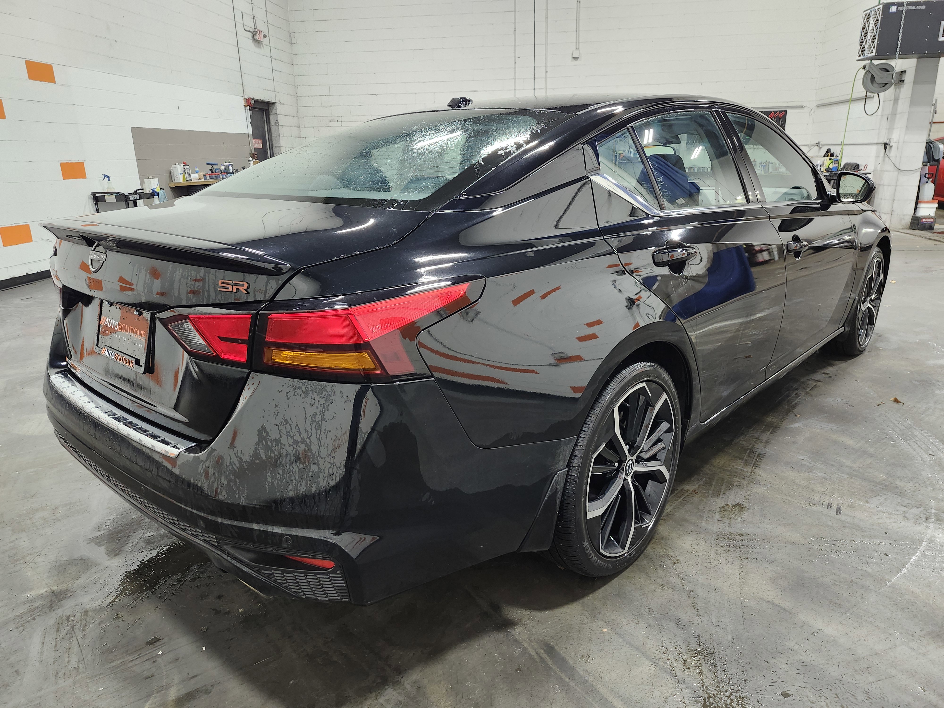 Used 2023 Nissan Altima 2.5 SR w/ SR Premium Package image 19