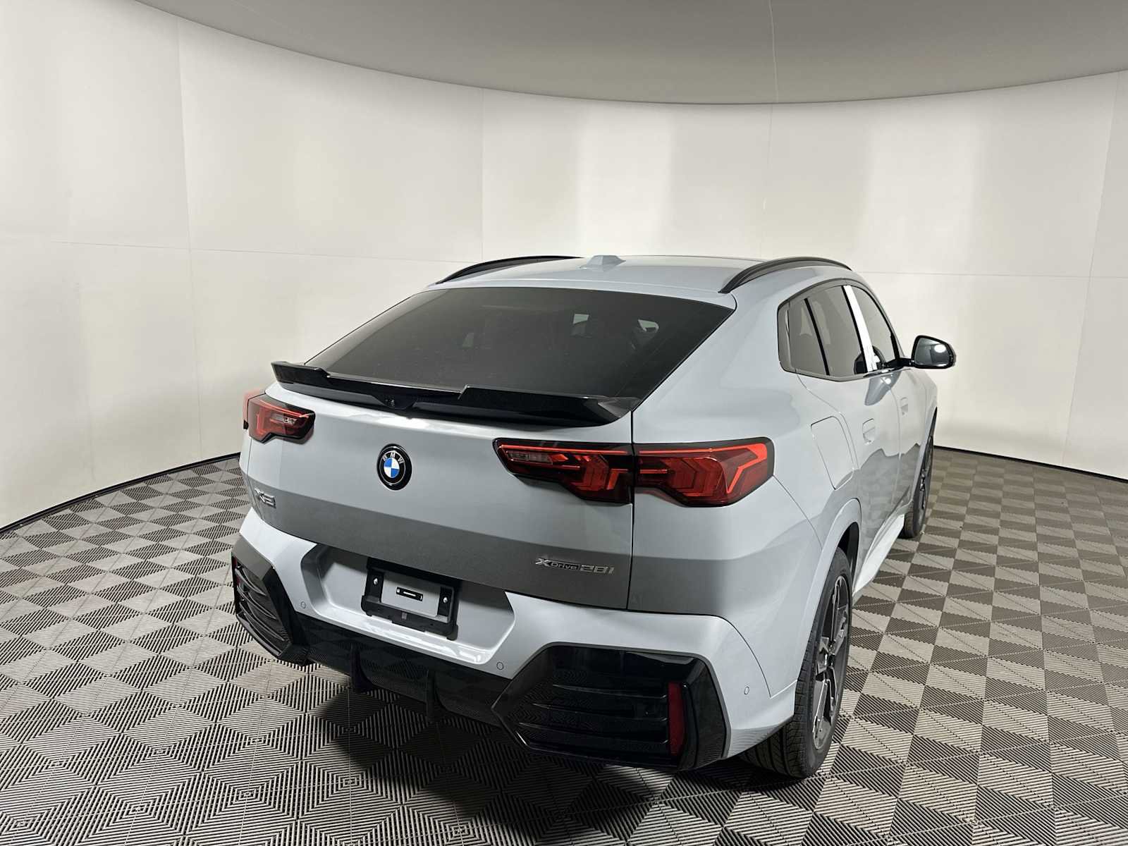 New 2026 BMW X2 xDrive28i w/ Technology Package image 9