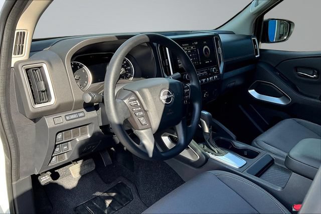 Used 2025 Nissan Frontier SV AWD/4WD image 18