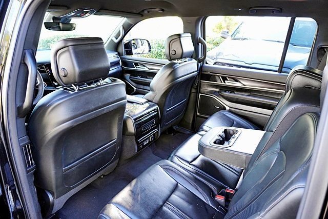 Used 2023 Jeep Wagoneer 2WD image 22