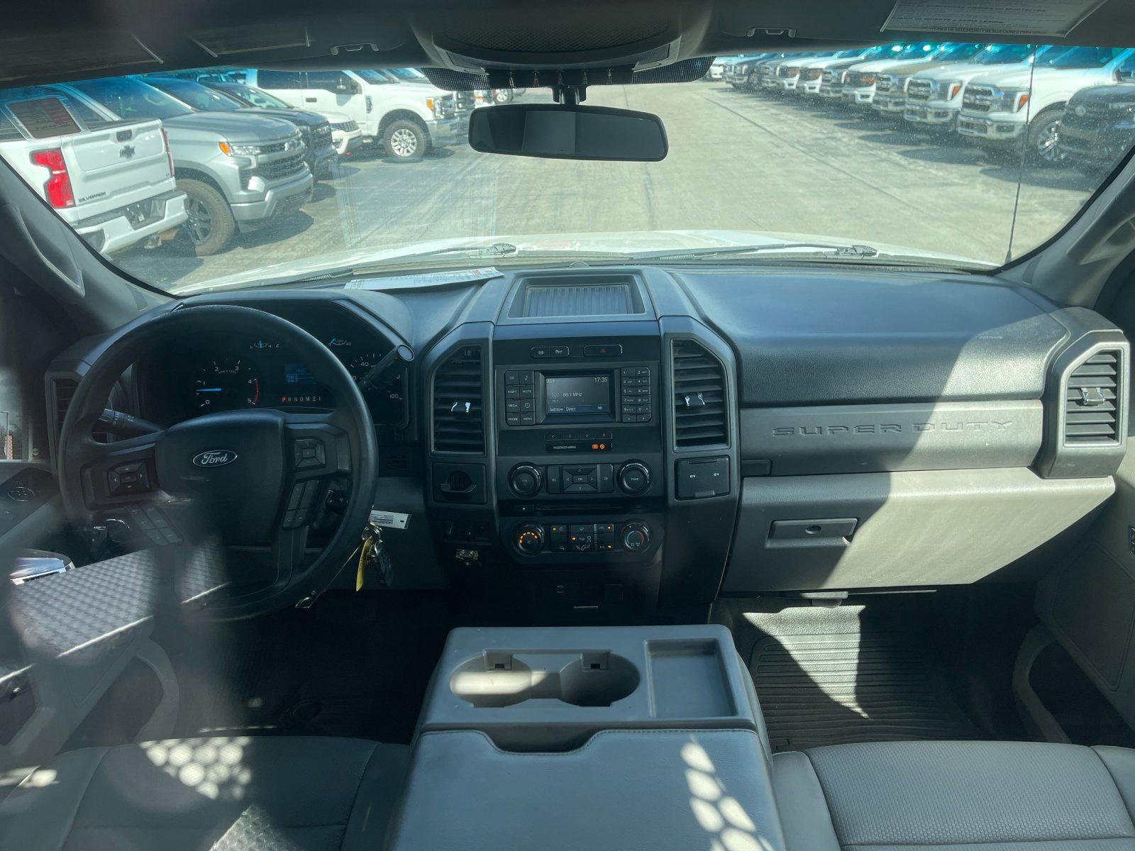 Used 2018 Ford F550 2WD Regular Cab Super Duty image 14