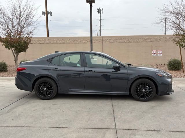 Used 2025 Toyota Camry SE image 5