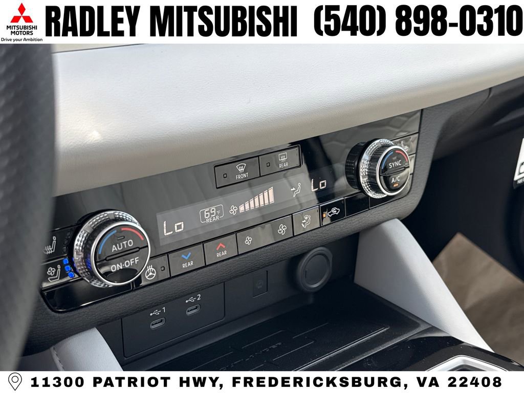 New 2026 Mitsubishi Outlander SEL image 10