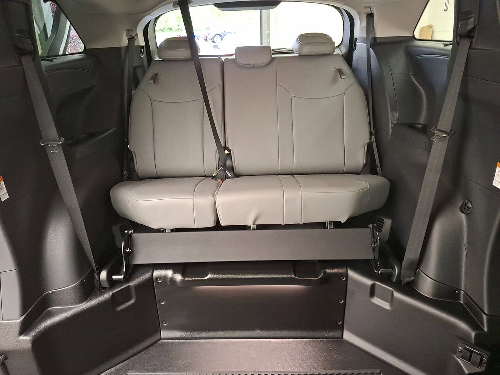 Used 2026 Toyota Sienna XLE FWD image 20