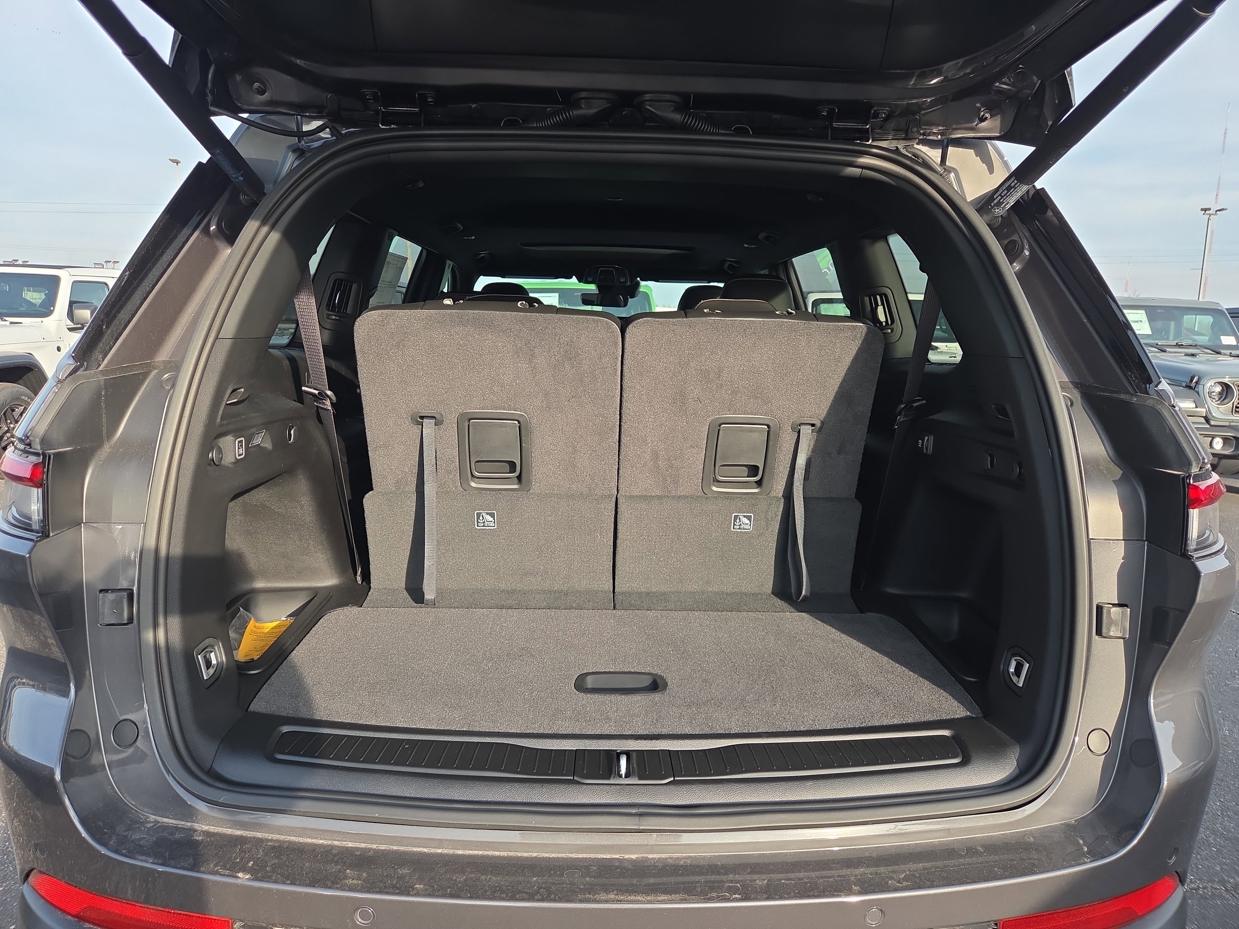 New 2026 Jeep Grand Cherokee L 4WD image 10