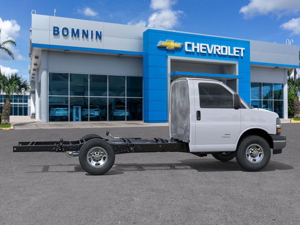 New 2025 Chevrolet Express 3500 w/ Power Convenience Package image 6