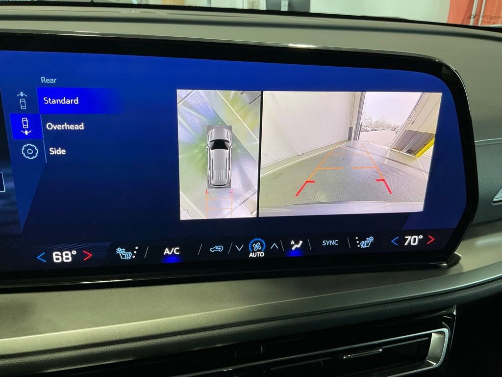 Used 2024 Chevrolet Traverse LT image 7