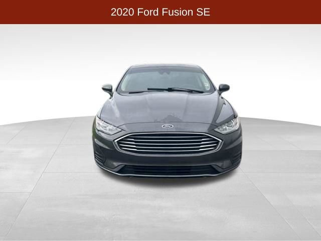 Used 2020 Ford Fusion SE FWD image 2