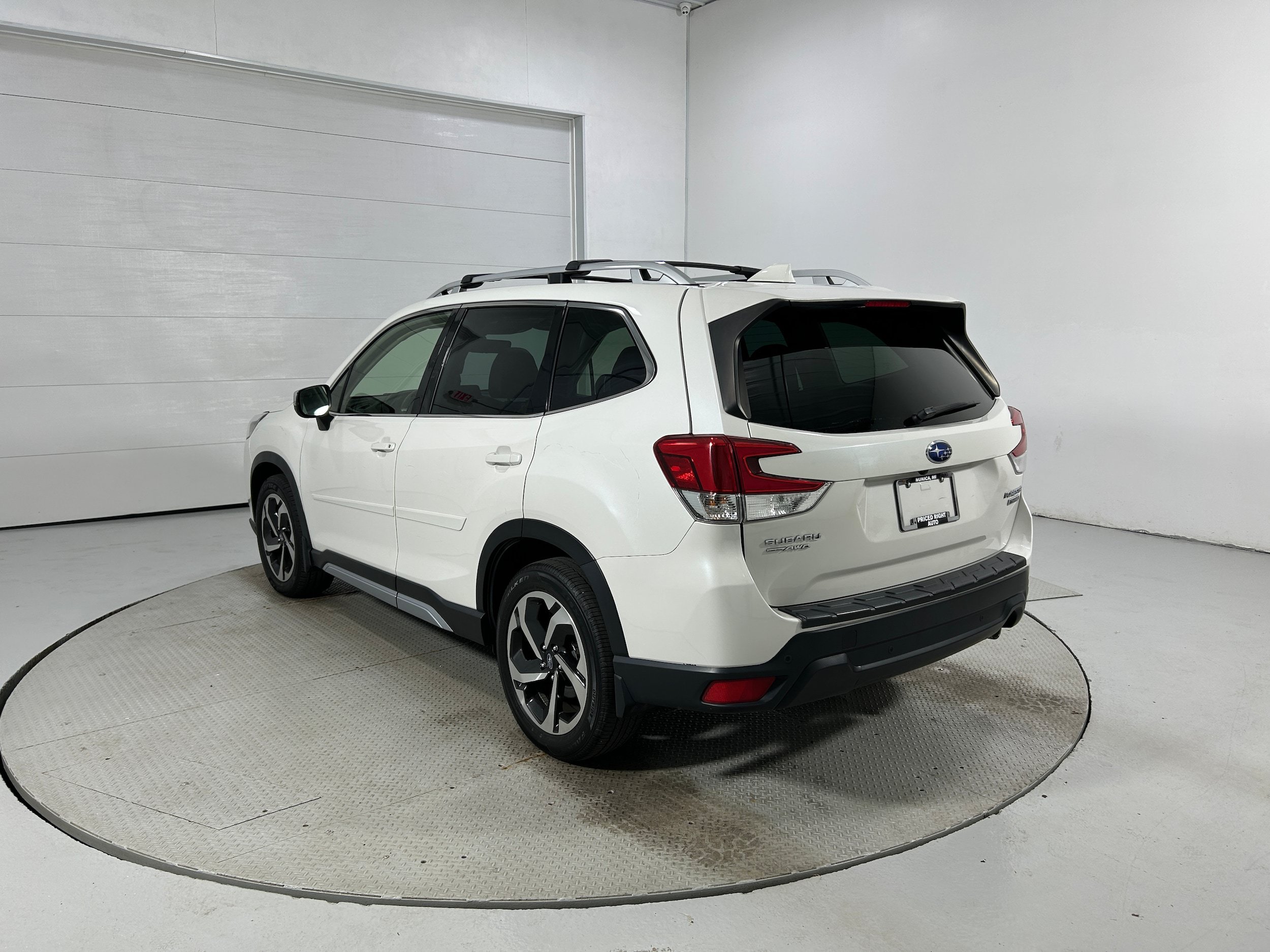 Used 2022 Subaru Forester Touring AWD/4WD image 23