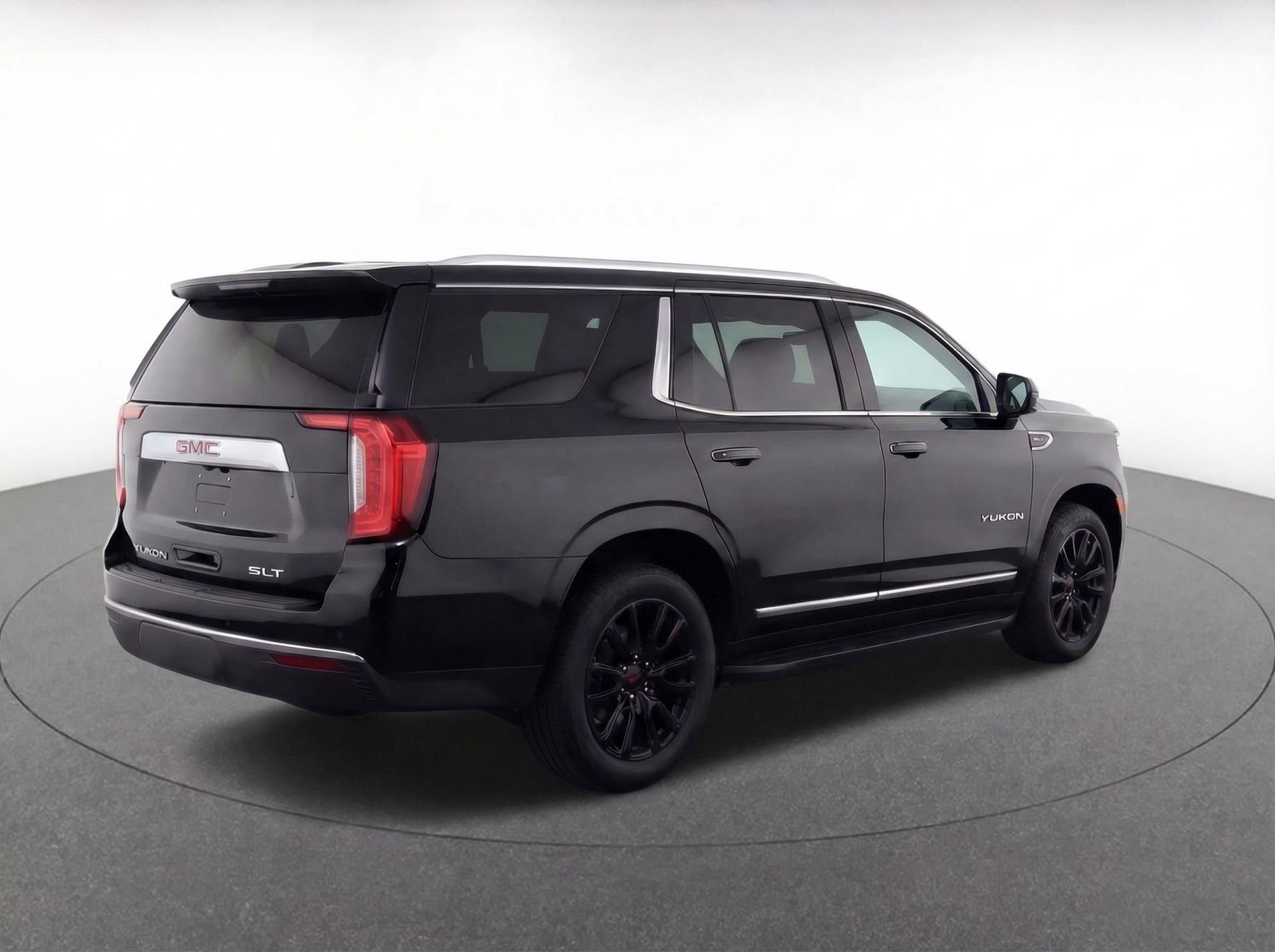 Used 2023 GMC Yukon SLT w/ SLT Premium Package image 5