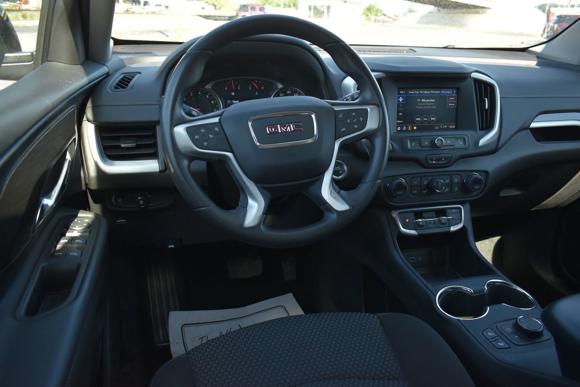 Used 2023 GMC Terrain SLE w/ Driver Convenience Package FWD image 18