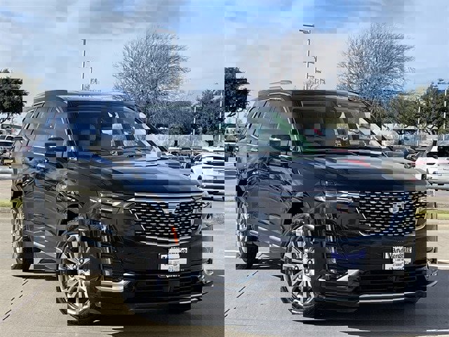 Used 2023 Cadillac XT6 Premium Luxury w/ Technology Package image 2