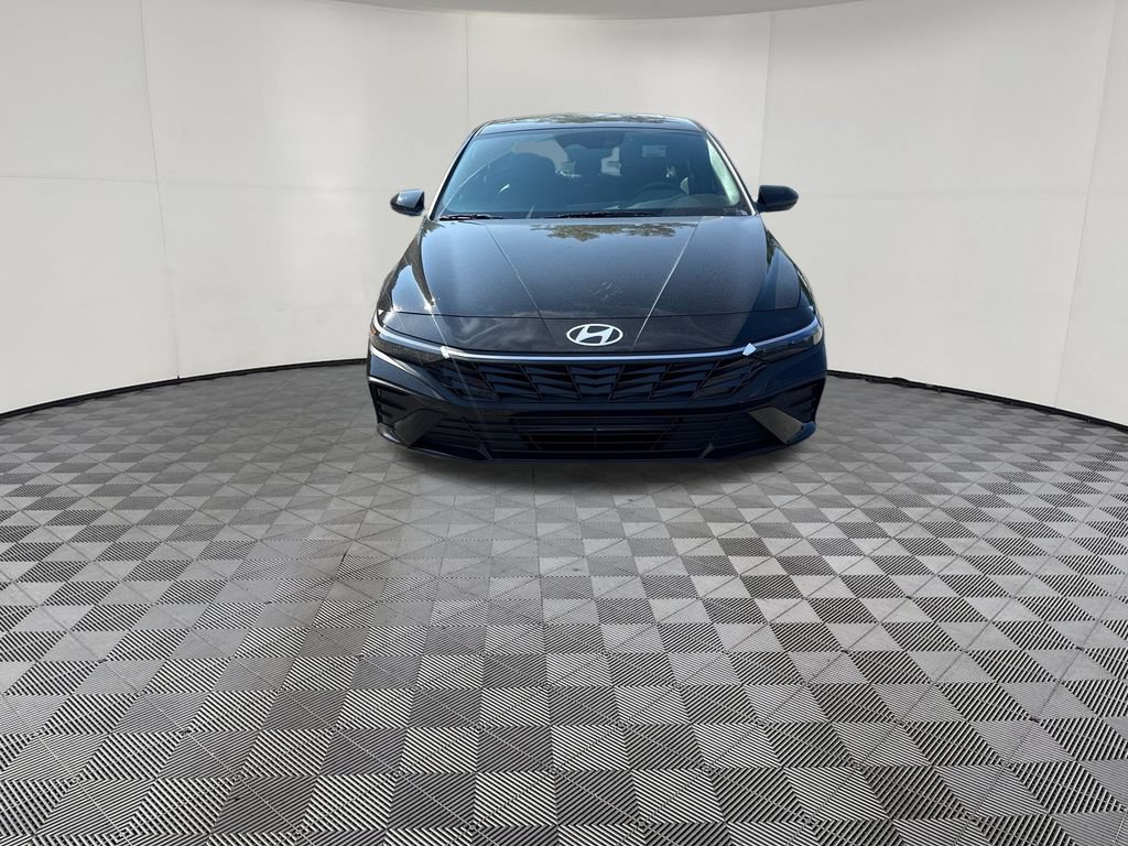 New 2026 Hyundai Elantra SEL Sport FWD image 3