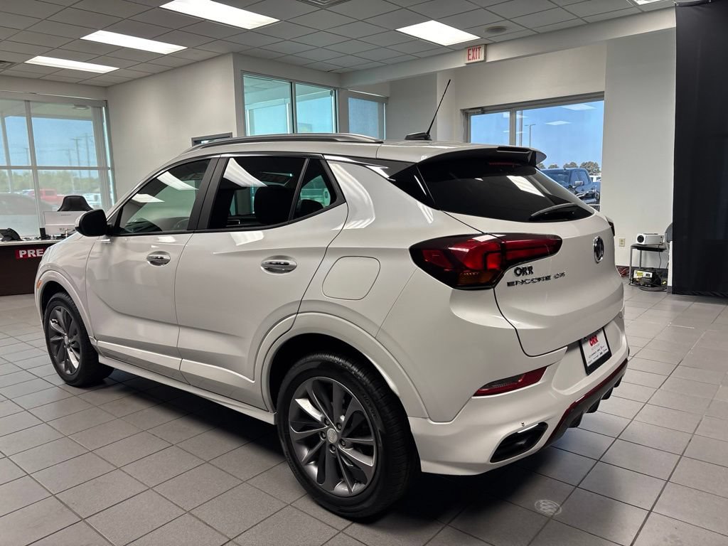 Used 2023 Buick Encore GX Select w/ Sport Touring Package FWD image 7