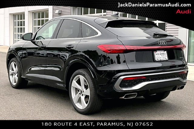 Used 2025 Audi Q5 Premium Plus w/ Premium Plus AWD/4WD image 10