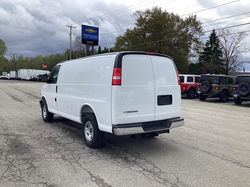 New 2026 Chevrolet Express 2500 w/ Driver Convenience Package RWD image 5