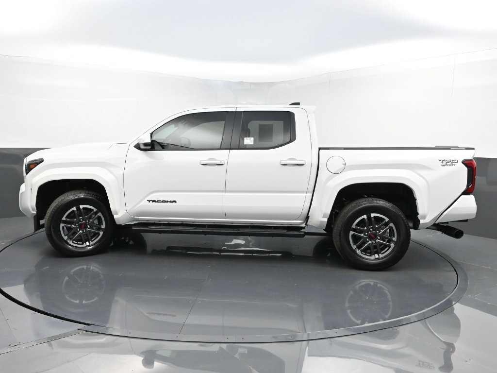 Used 2024 Toyota Tacoma TRD Sport AWD/4WD image 40