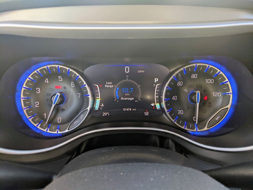 Used 2023 Chrysler Pacifica Touring-L image 18