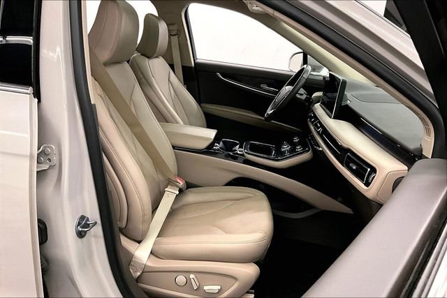 Used 2023 Lincoln Nautilus Reserve image 8