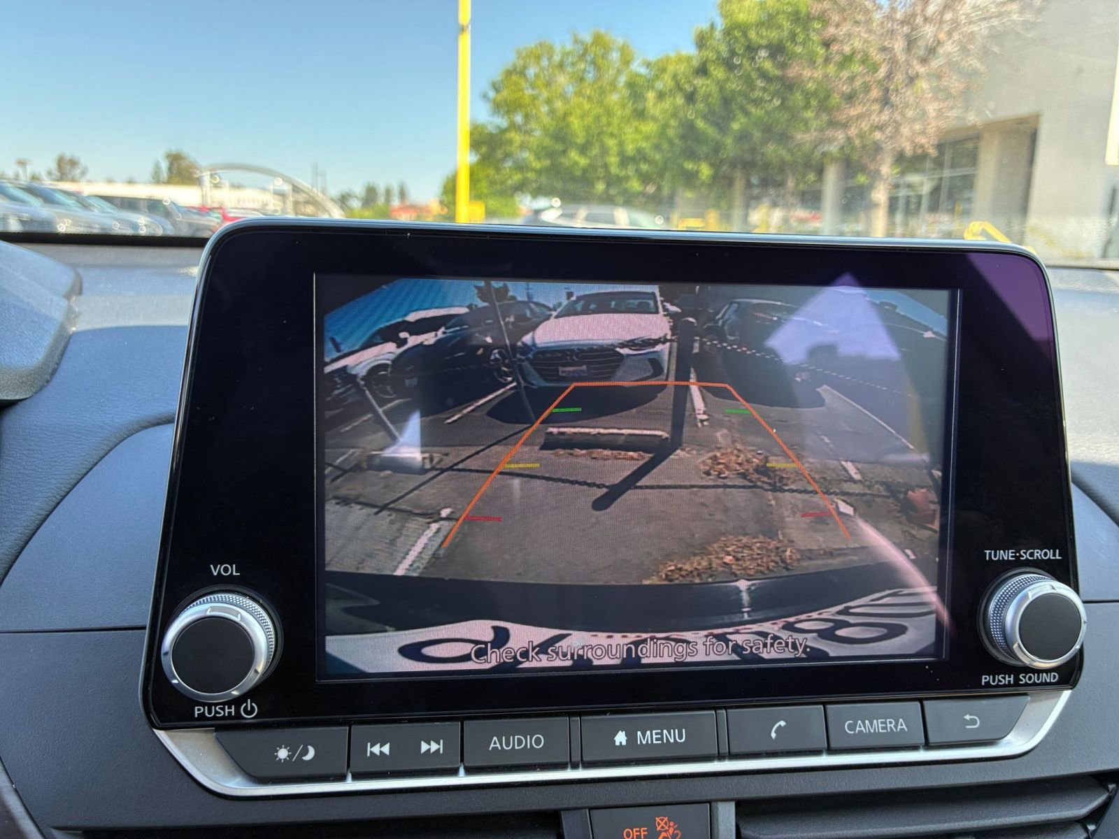 Used 2025 Nissan Altima 2.5 SV FWD image 23