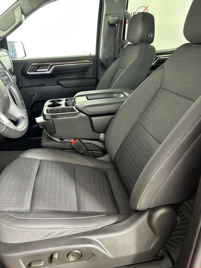 Used 2023 Chevrolet Silverado 1500 LT AWD/4WD image 13