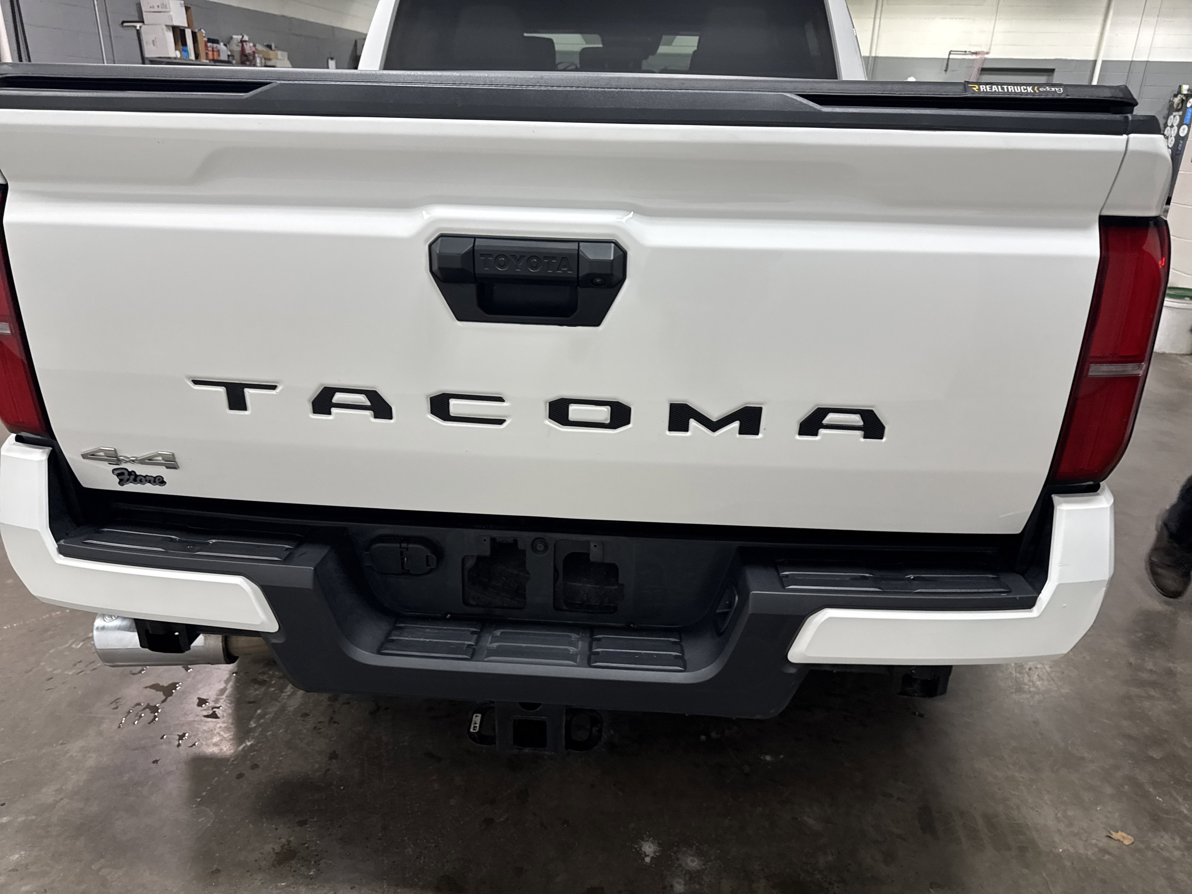 Used 2024 Toyota Tacoma SR5 video 4
