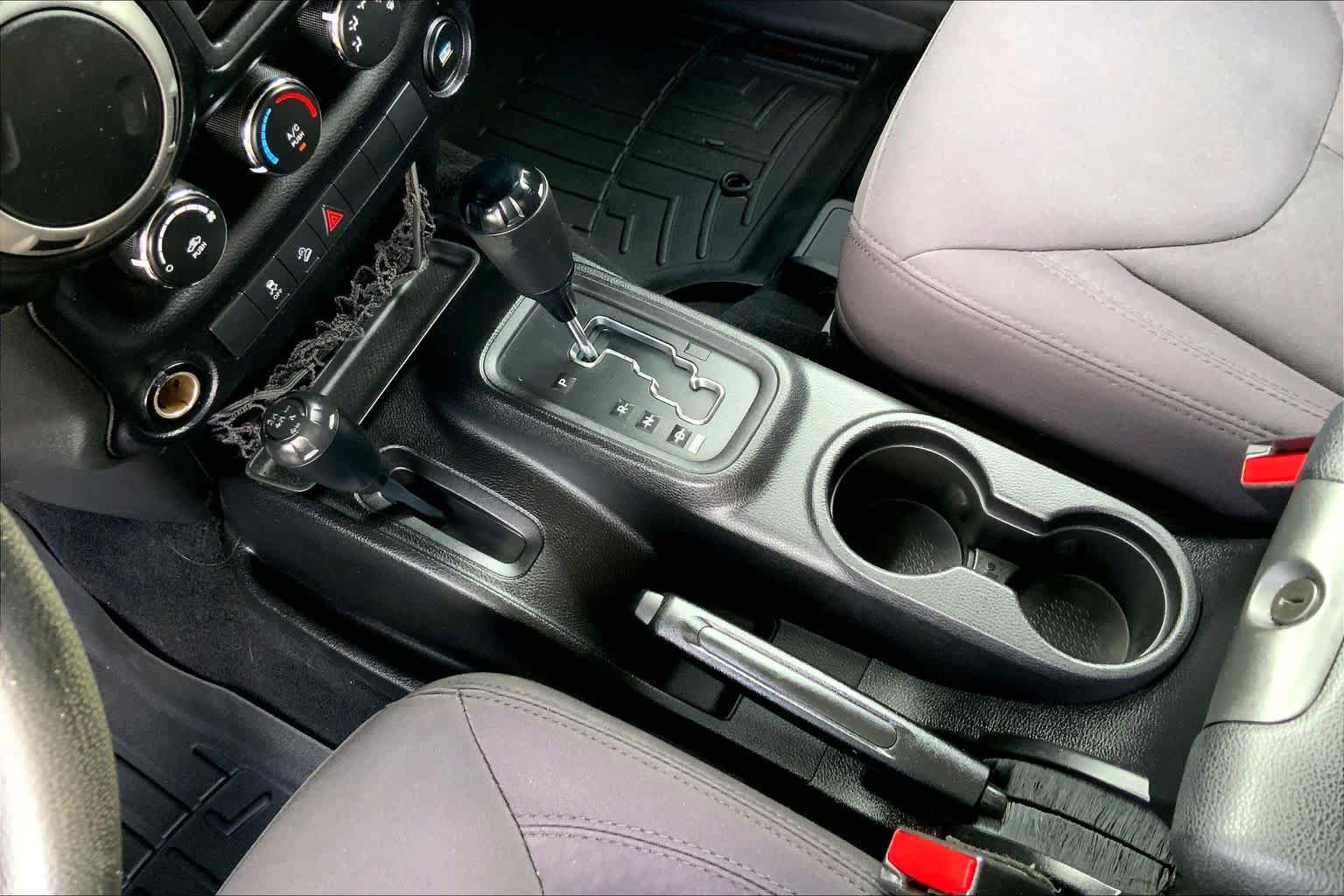 Used 2013 Jeep Wrangler Sport AWD/4WD image 13