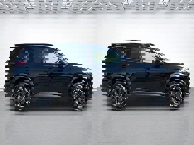 Used 2024 Nissan Rogue SV image 3