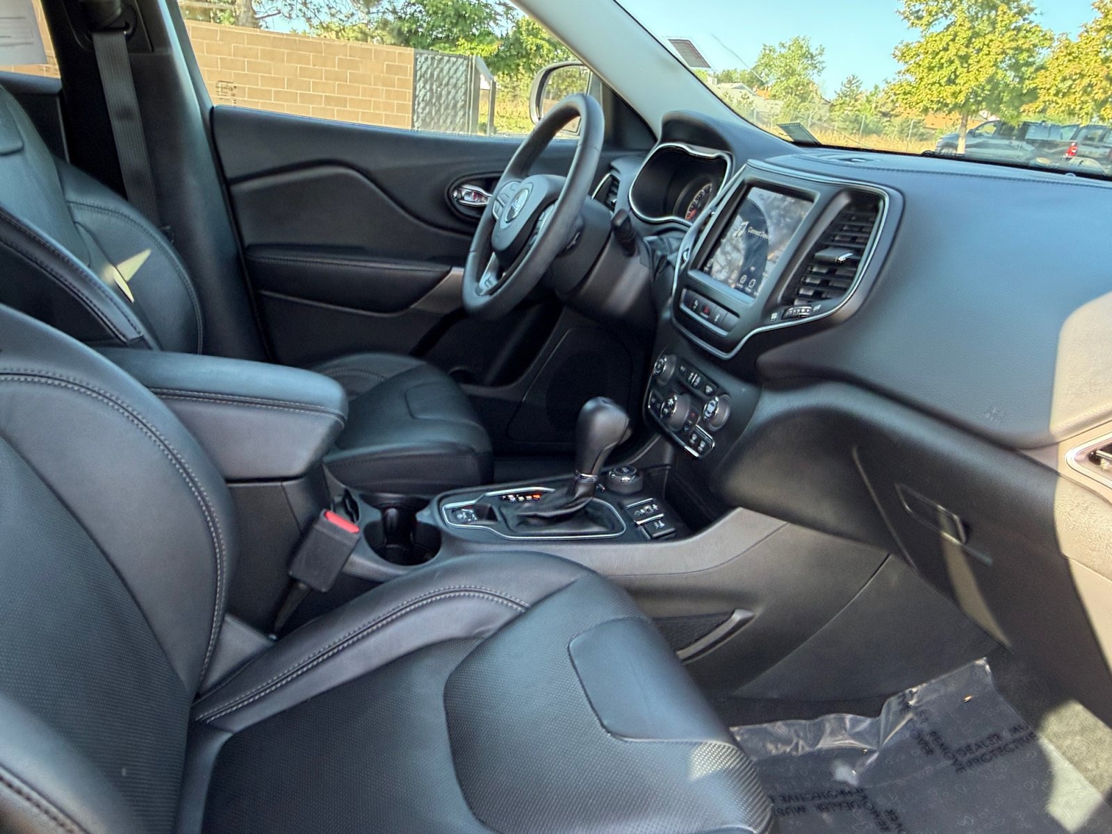 Used 2021 Jeep Cherokee Latitude Lux AWD/4WD image 32