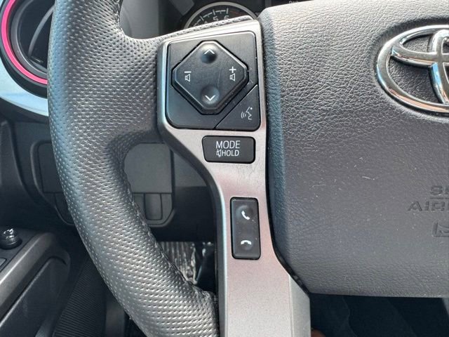 Used 2022 Toyota Tacoma SR5 AWD/4WD image 43
