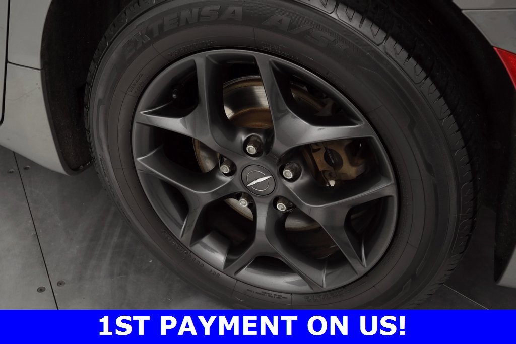 Used 2020 Chrysler Pacifica Touring w/ S Appearance Package image 11