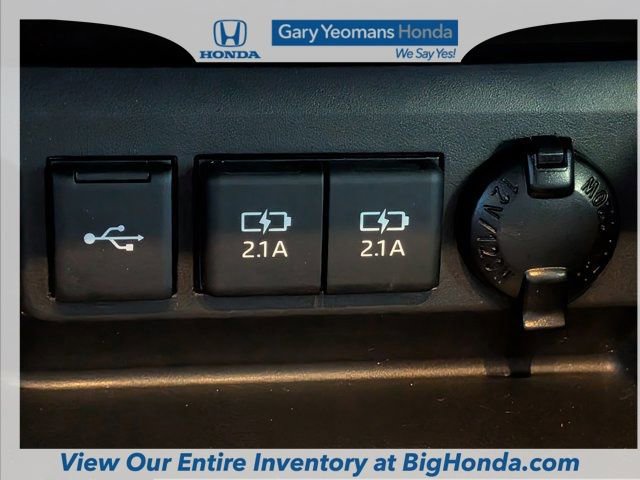 Used 2020 Toyota Highlander L FWD image 37