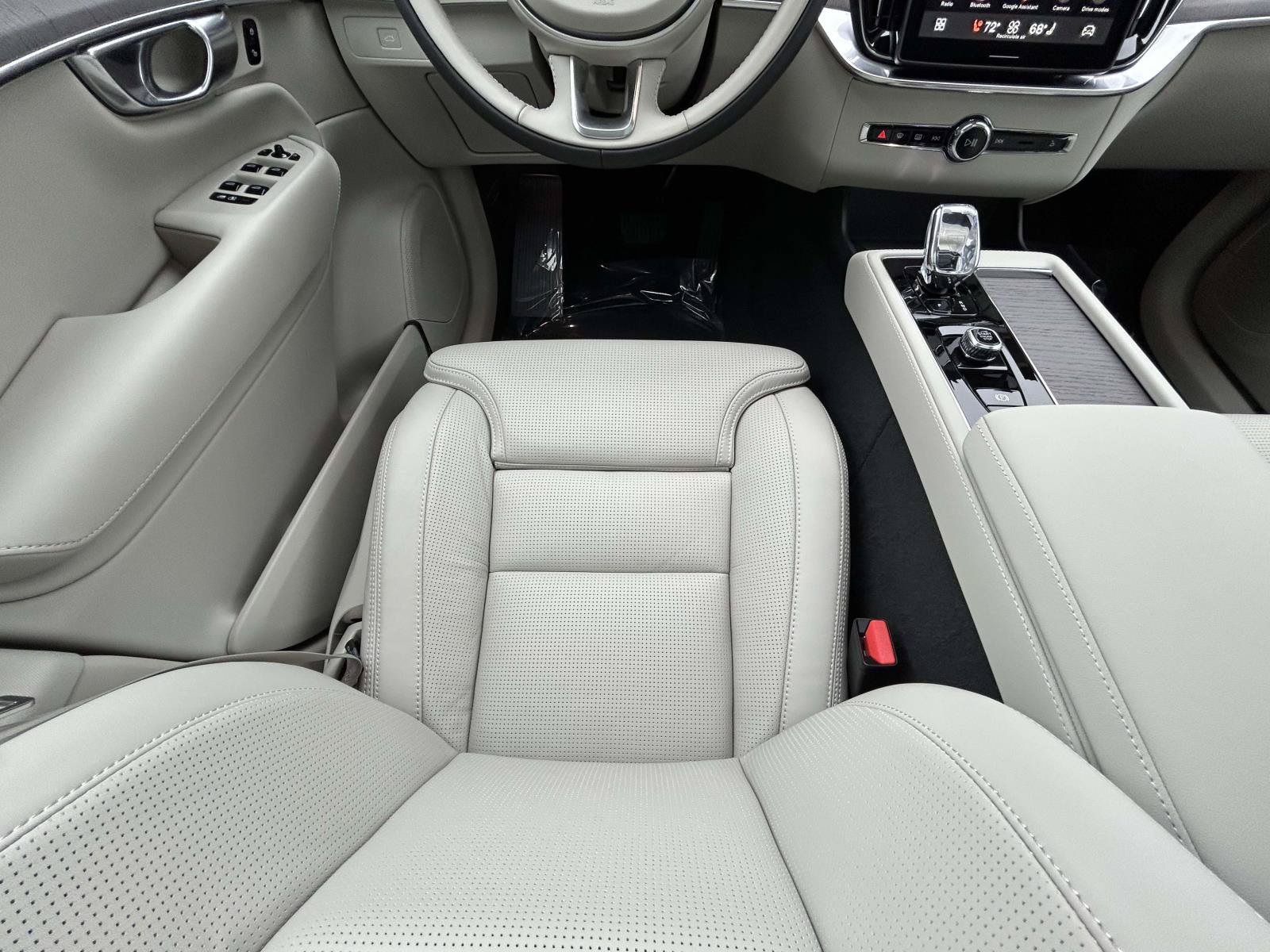 New 2026 Volvo XC90 B6 Ultra w/ Protection Package AWD/4WD image 13