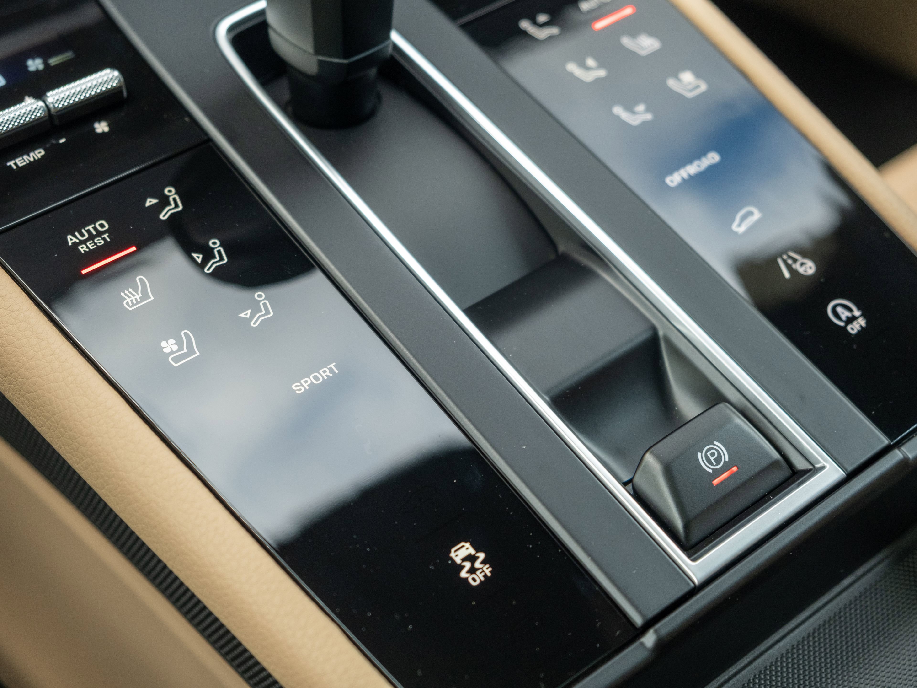 Certified 2026 Porsche Macan image 23