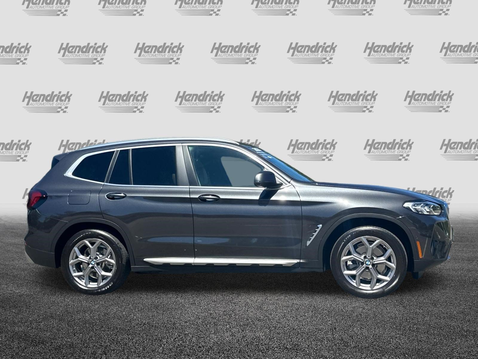 Used 2024 BMW X3 xDrive30i w/ Premium Package AWD/4WD image 3