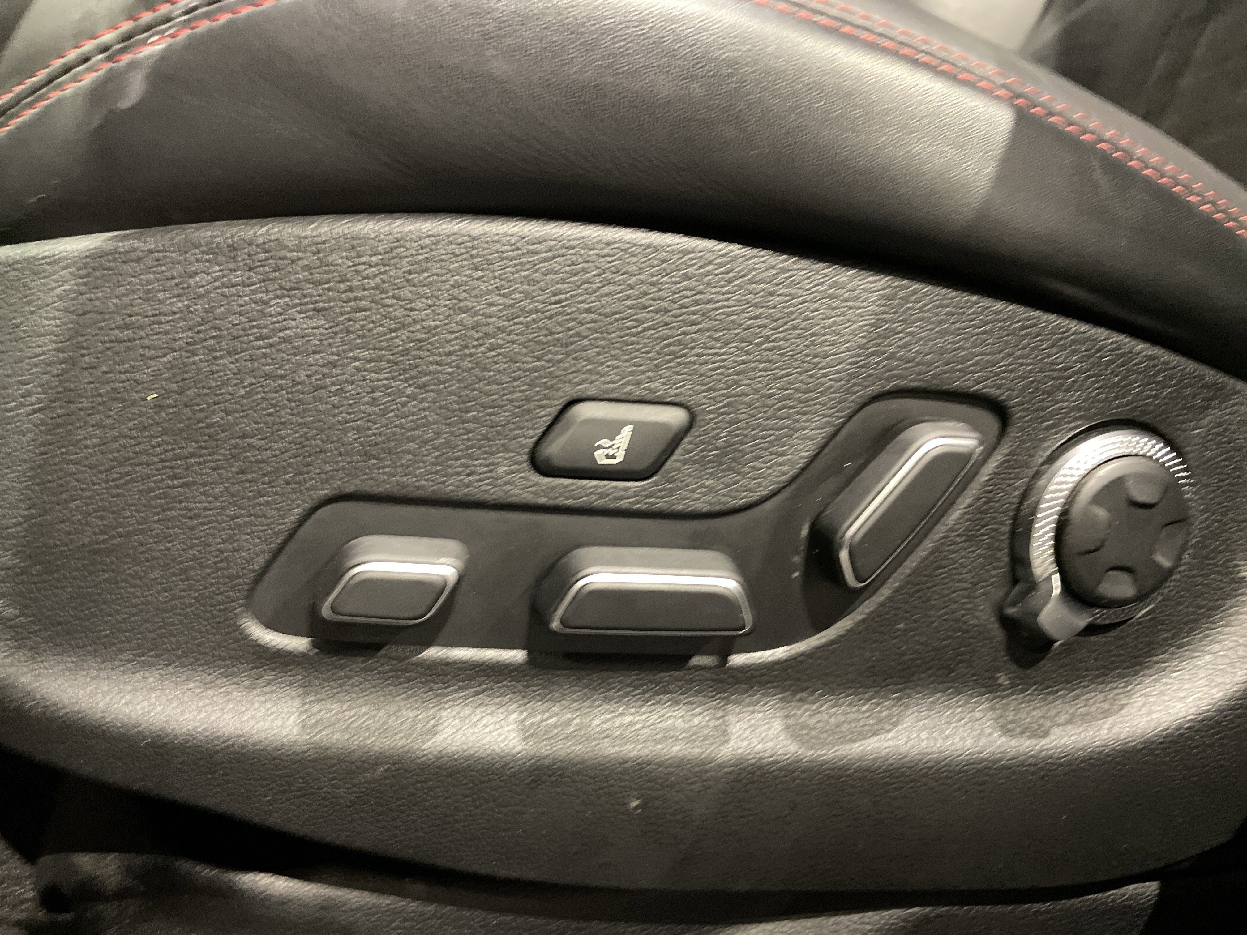 Used 2022 Genesis GV70 3.5T Sport w/ Sport Prestige Package image 20