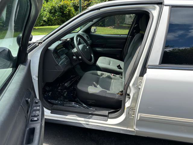 Used 2010 Ford Crown Victoria Police Interceptor image 6
