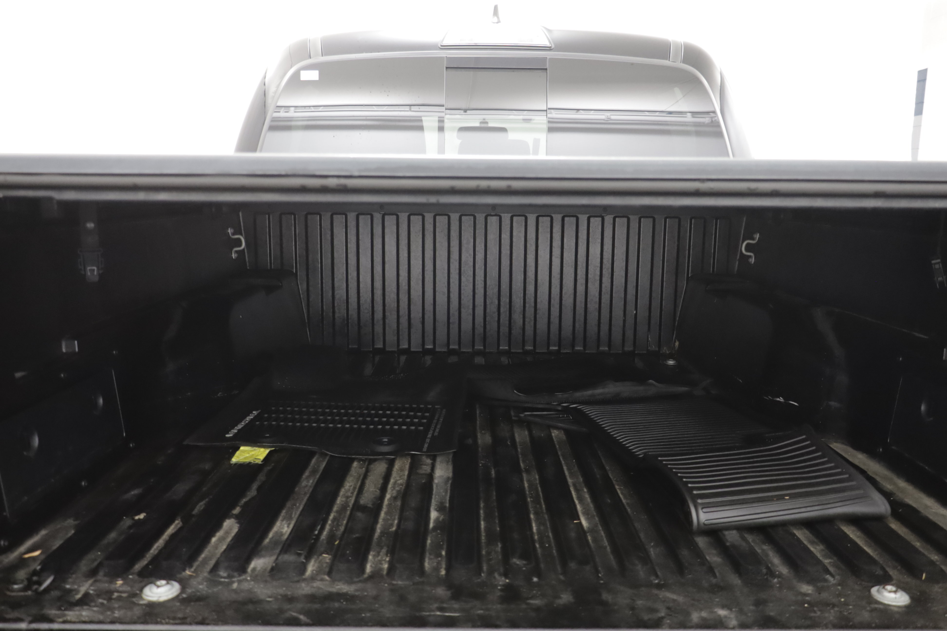 Used 2017 Toyota Tacoma TRD Sport w/ Tow Package (A/T) AWD/4WD image 18