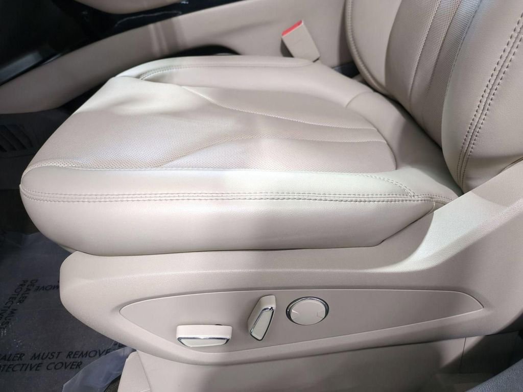 Certified 2023 Lincoln Nautilus Reserve image 14